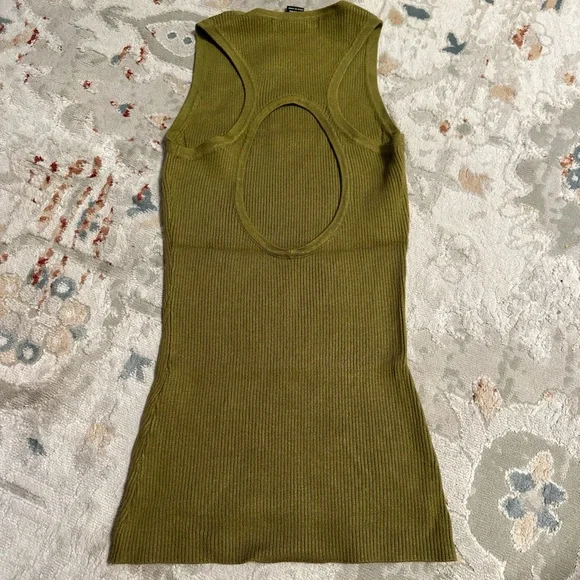 Olive green ribbed long tank - Picture 2 of 3